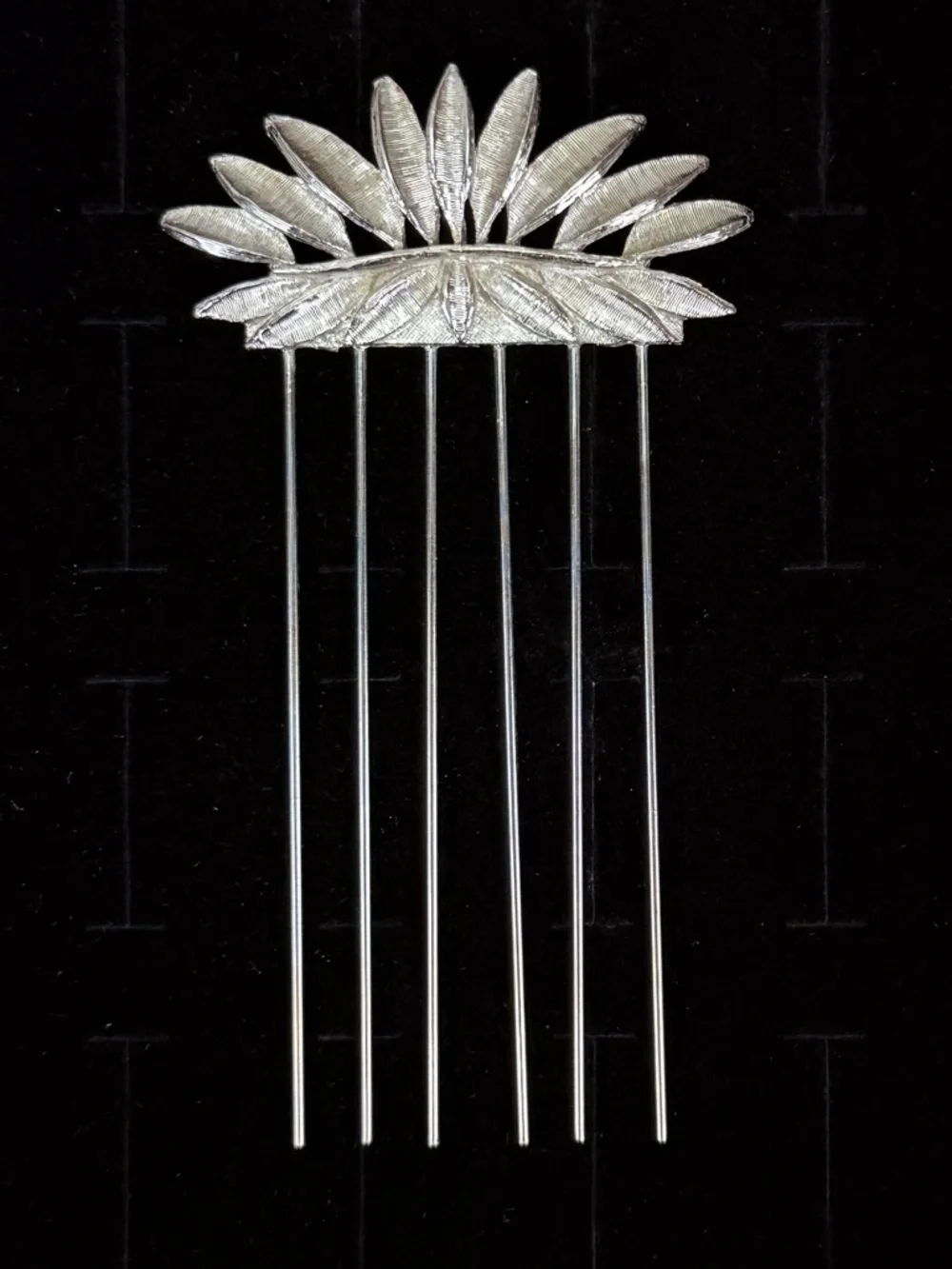 Vintage aged Silvertone long hair comb pin